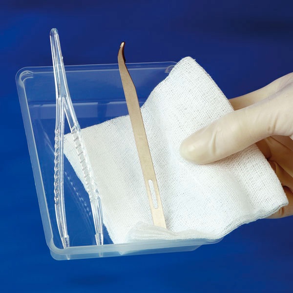 Fadenzieh-Set, Inhalt: 1 Mullkompresse 10 x 10cm 1 Fadenmesser, lange Form 1 Einwegpinzette 1 Fadenzieh-Set, Inhalt: 1 Mullkompresse 10 x 10cm 1 Fadenmesser, lange Form 1 Einwegpinzette 1